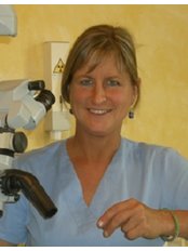 Dr Anna-Louise Bate