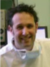 Dr Darren Freedman