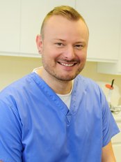 Dr Piotr Kieruzel