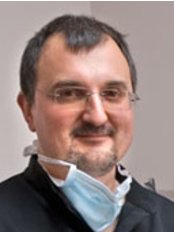 Dr Marek Skalka